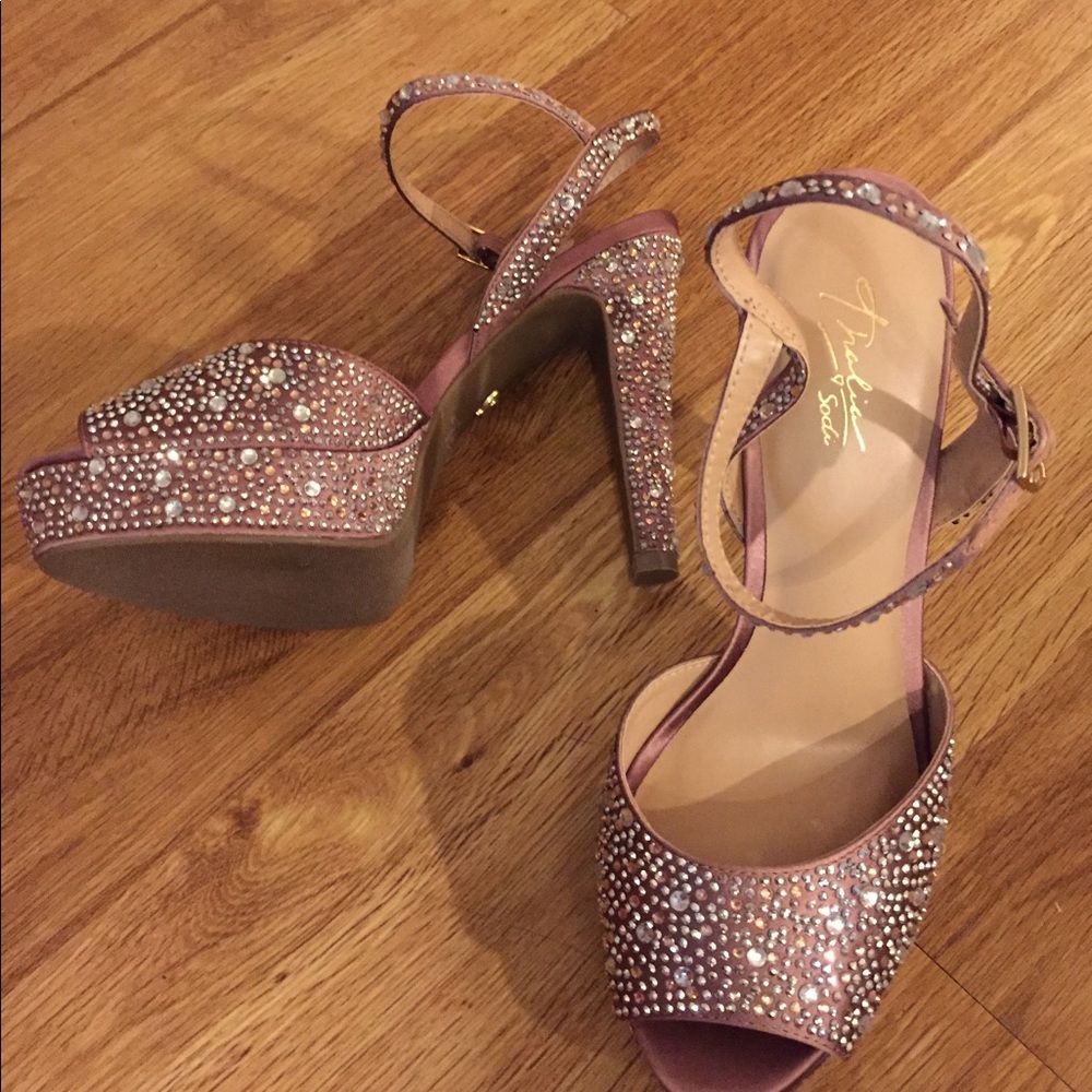 Thalia Sodi Bridget Mauve platform heels 8M - NWB